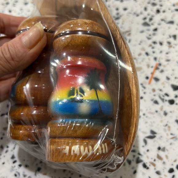Aloha Hawaii Salt and Pepper Set Wood Pineapple Dish Vintage Monkey Pod - Picture 3 of 8